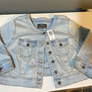 Cropped denim jacket